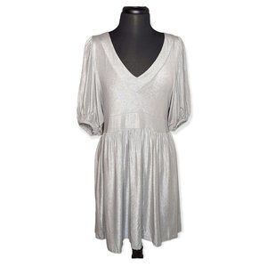 Kensie Dress with Poet Sleeves in a Sparkling Silver Size Large